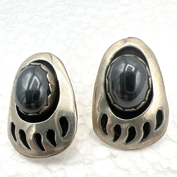 Zuni Earrings Sensa Eustace Native American Pueblo Bear Claw Hematite Sterling - Picture 1 of 7